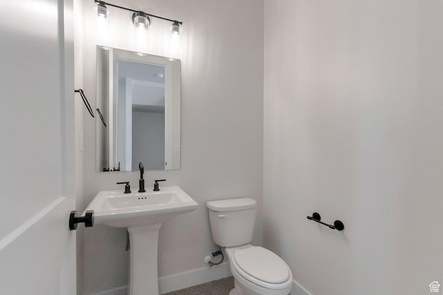2123 N 520 W, Centerville, UT 84014 - bathroom with toilet and baseboards