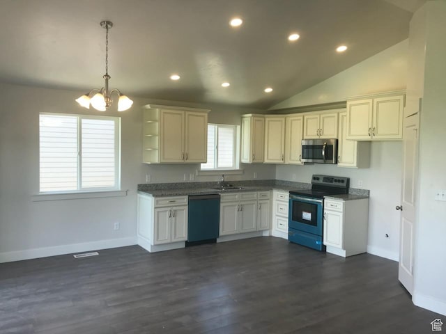 kitchen featuring a sink, recessed lighting, stainless steel appliances, a chandelier, and vaulted ceiling