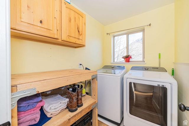 624 N 800 E, Wellsville, UT 84339 - washroom with cabinet space and washing machine and clothes dryer