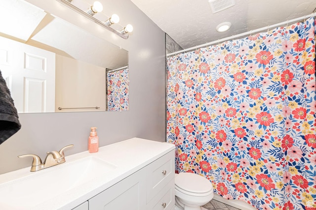 624 N 800 E, Wellsville, UT 84339 - full bath with toilet, vanity, and a shower with shower curtain