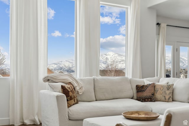 541 N 1400 E, Heber City, UT 84032 - living room featuring a wealth of natural light and a mountain view