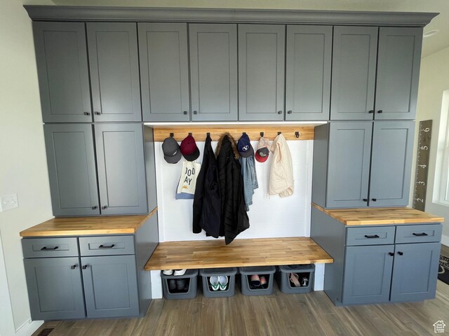 10887 S Lamond Dr, South Jordan, UT 84009 - mudroom featuring light wood finished floors