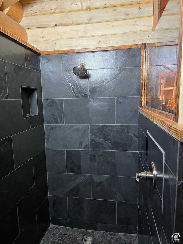 365 W Sleeping Rainbow Dr, Torrey, UT 84775 - full bath with a tile shower