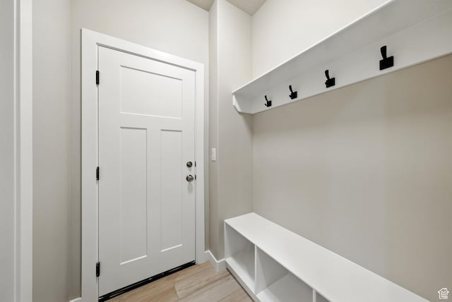 552 E 41st St, South Ogden, UT 84403 - mudroom featuring light wood finished floors and baseboards