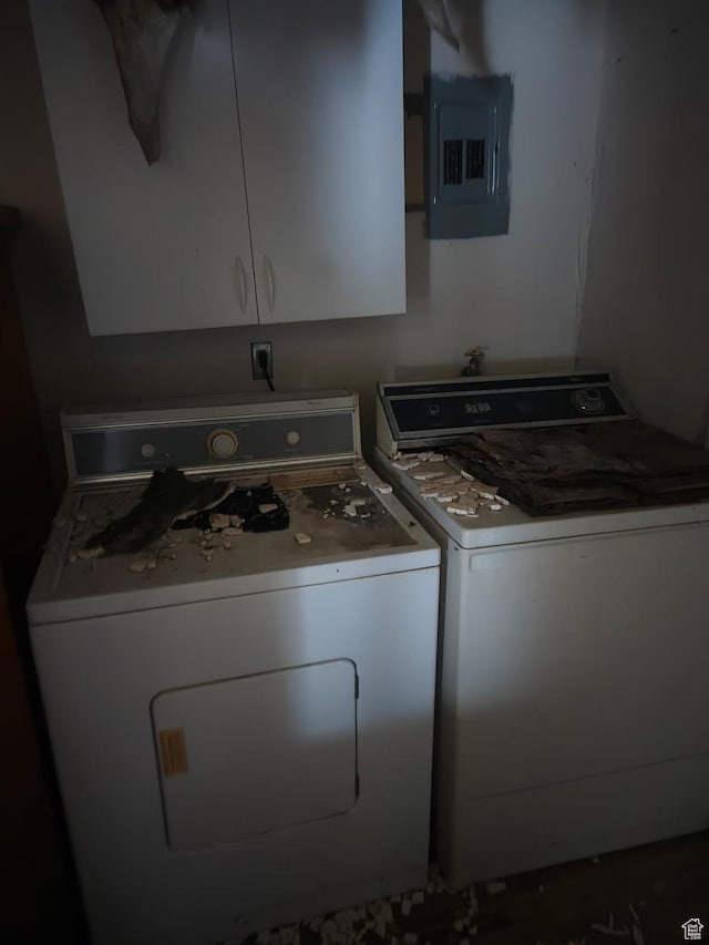 221 E Sr 24, Loa, UT 84747 - laundry area with electric panel, cabinet space, and independent washer and dryer