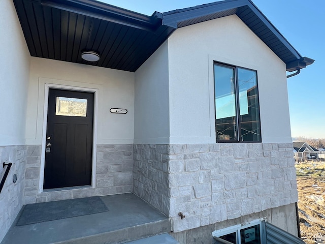 572 S 600 E Unit 2, Nephi, UT 84648 - property entrance with stone siding and stucco siding