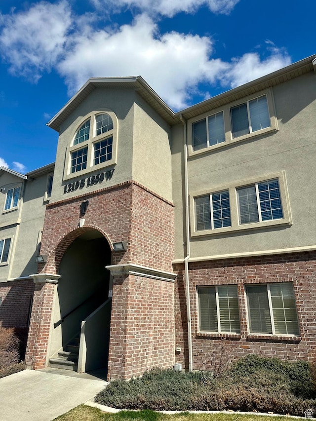 1219 S 1850 W Unit 223, Springville, UT 84663 - view of property featuring driveway