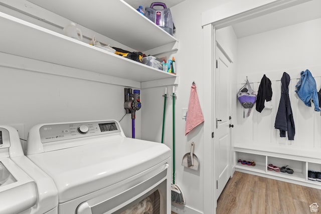 763 E 1200 S, Hyrum, UT 84319 - clothes washing area with independent washer and dryer and wood finished floors