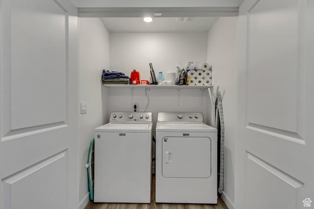 1436 S Divide Dr, Santaquin, UT 84655 - laundry room with washing machine and dryer, laundry area, and light wood finished floors