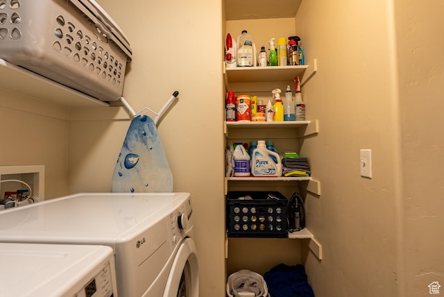 160 S 2775 W, West Point, UT 84015 - laundry room featuring laundry area and washing machine and dryer