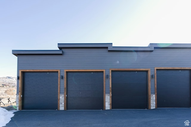 6394 E 850 S, Huntsville, UT 84317 - view of garage