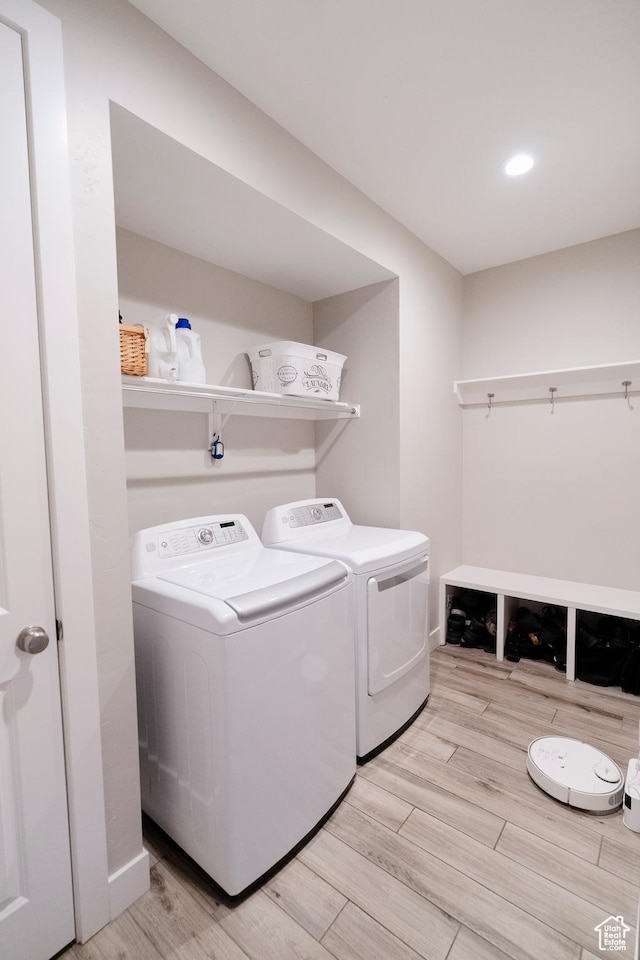 6394 E 850 S, Huntsville, UT 84317 - clothes washing area featuring independent washer and dryer and light wood-style floors