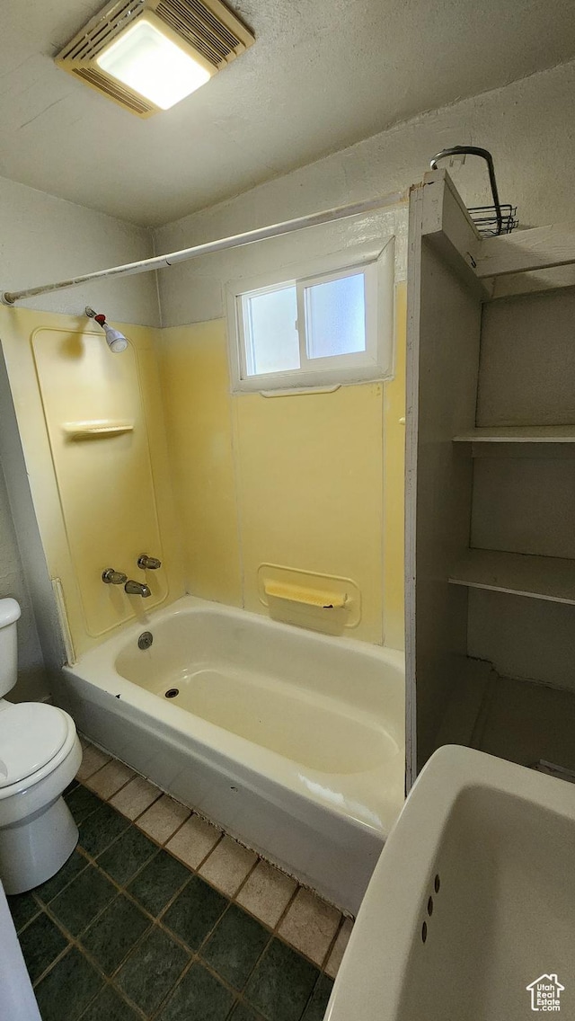 488 S 100 W, Price, UT 84501 - bathroom featuring toilet, tile patterned flooring, and shower / bath combination