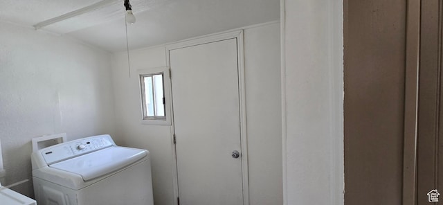 488 S 100 W, Price, UT 84501 - clothes washing area with washer / dryer