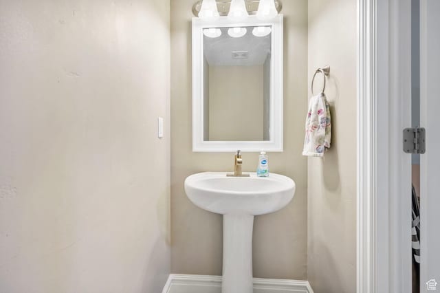 60 N 1100 W, Farmington, UT 84025 - bathroom with baseboards and visible vents