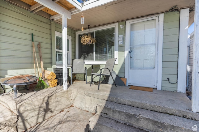 629 S 400 E, Salt Lake City, UT 84111 - property entrance featuring a porch