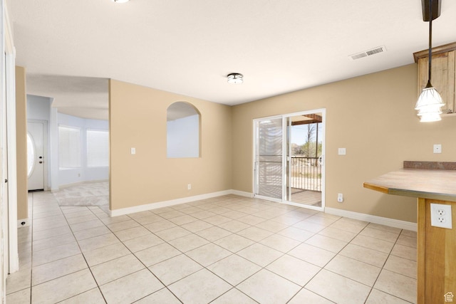 172 W 500 N, Hurricane, UT 84737 - interior space with baseboards, light tile patterned flooring, and visible vents
