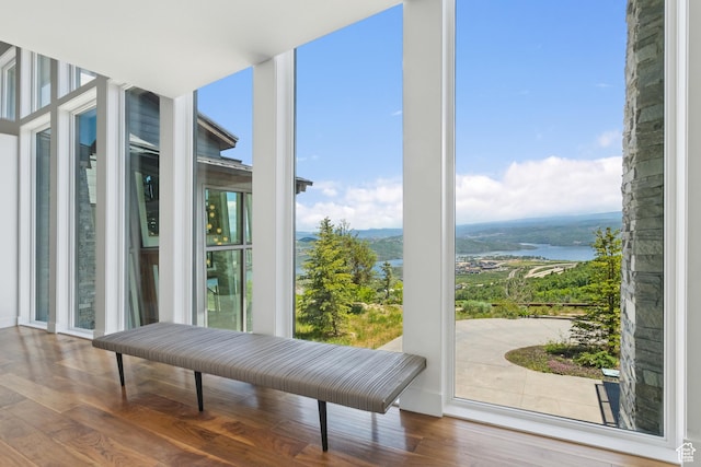 2908 W Deer Pointe Dr, Heber City, UT 84032 - interior space featuring a water view