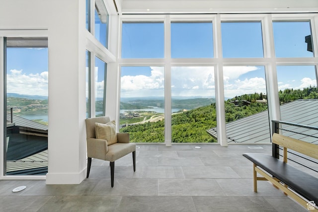 2908 W Deer Pointe Dr, Heber City, UT 84032 - sunroom with a water view