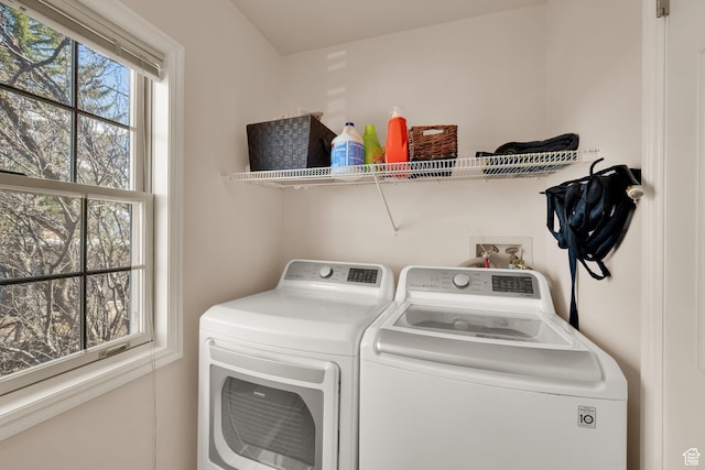 882 Schneitter Cir, Midway, UT 84049 - washroom with washing machine and dryer