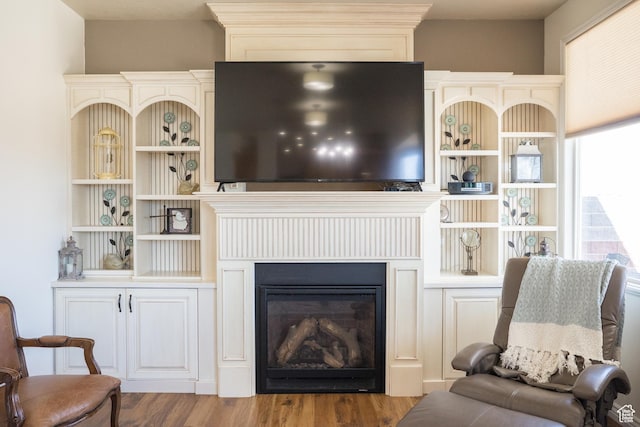 414 S 3130 W, Vernal, UT 84078 - living room with wood finished floors and a glass covered fireplace