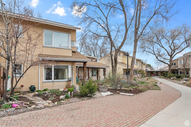 view of front facade with stucco siding