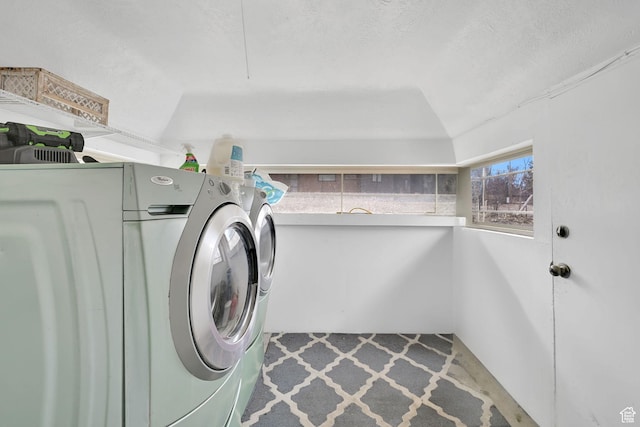 150 E 200 S, Providence, UT 84332 - washroom with independent washer and dryer, laundry area, and a textured ceiling