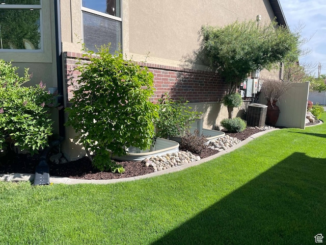 958 S Bridgecreek Ln, Layton, UT 84041 - view of yard with central AC unit