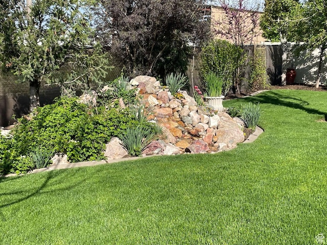 958 S Bridgecreek Ln, Layton, UT 84041 - view of yard with fence