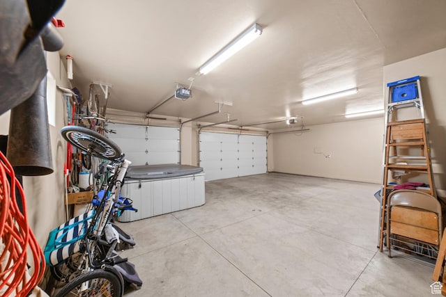 1041 E Silver Shadows Dr, Washington, UT 84780 - garage featuring a garage door opener