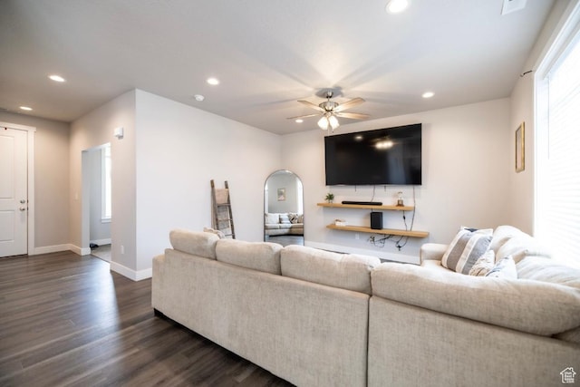 910 N 260 W, Santaquin, UT 84655 - living room with recessed lighting, baseboards, dark wood finished floors, visible vents, and ceiling fan