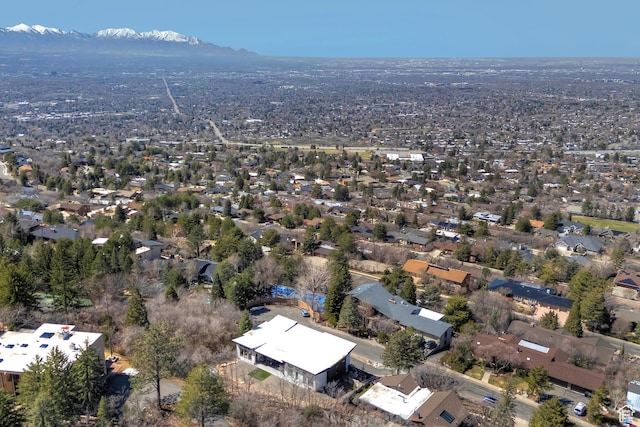 bird's eye view featuring a residential view and a mountain view