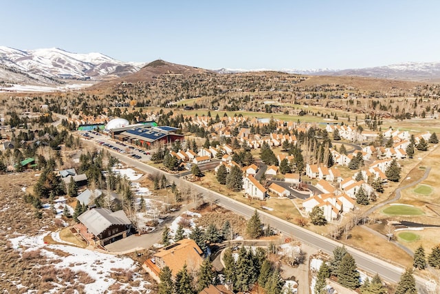 bird's eye view with a mountain view