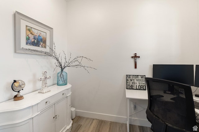 585 W 20 N, Hyrum, UT 84319 - office space with baseboards and light wood-type flooring