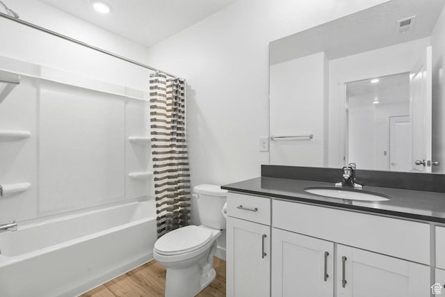 866 S Brubaker Way, Santaquin, UT 84655 - full bath with wood finished floors, vanity, shower / bathtub combination with curtain, and recessed lighting