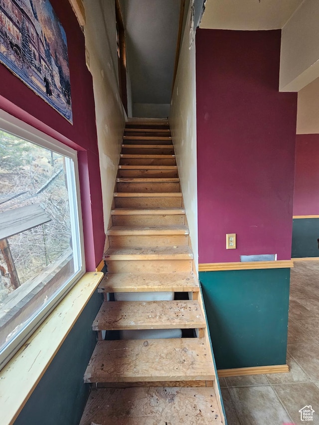 2350 S Red Creek Rd, Fruitland, UT 84027 - view of stairway