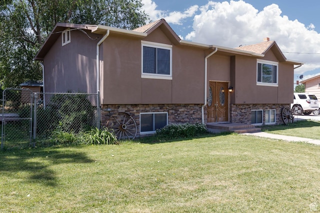 170 E 400 N, Monroe, UT 84754 - bi-level home with stucco siding