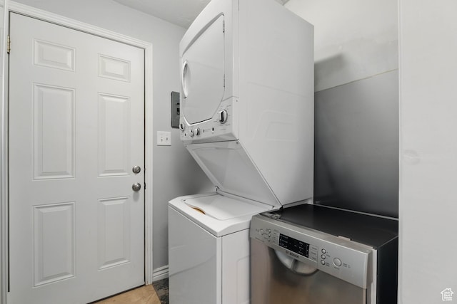 2645 S Masonic Cir E, South Salt Lake, UT 84115 - laundry room with stacked washer and clothes dryer and laundry area