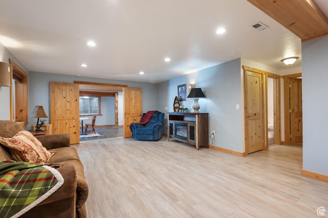 376 W Golden Harvest Rd, Draper, UT 84020 - living room featuring light wood-style flooring, visible vents, baseboards, and recessed lighting