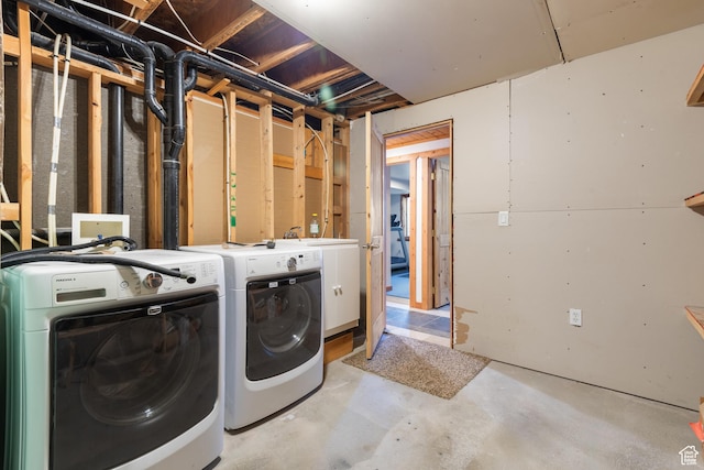 376 W Golden Harvest Rd, Draper, UT 84020 - laundry area with separate washer and dryer and laundry area