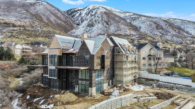 view of mountain feature with a residential view