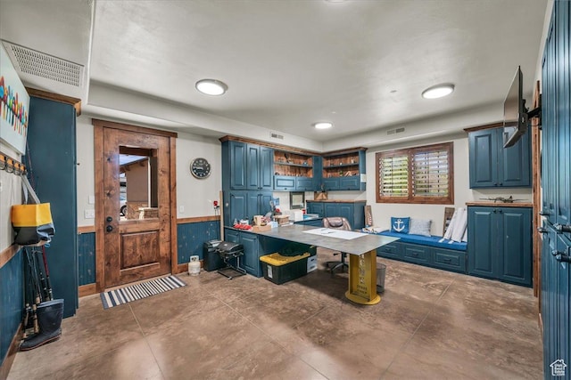580 S 920 W, Hurricane, UT 84737 - home office with visible vents and wainscoting