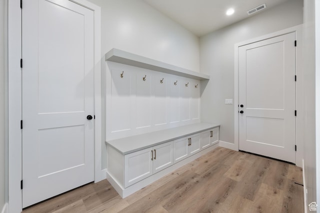 1516 W 800th Cir S, Hurricane, UT 84737 - mudroom featuring baseboards, light wood finished floors, and visible vents