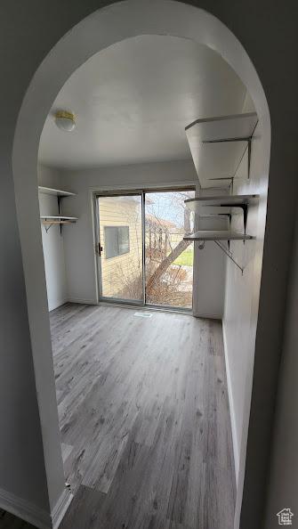 84 N 550 E, Spring City, UT 84662 - interior space with arched walkways, baseboards, and wood finished floors
