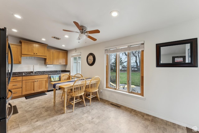 kitchen with visible vents, stainless steel appliances, recessed lighting, and ceiling fan