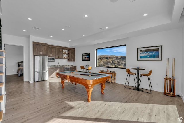 599 W 170 S, La Verkin, UT 84745 - game room featuring light wood-style flooring, visible vents, baseboards, recessed lighting, and billiards