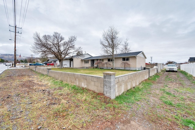 6102 W 13400 S, Herriman, UT 84096 - ranch-style home with brick siding and fence