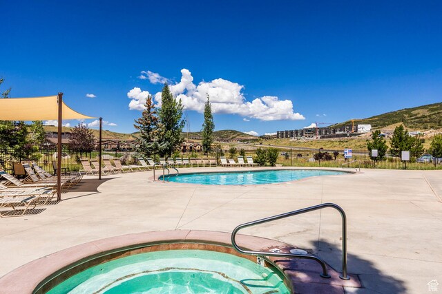 853 W Benjamin Pl, Kamas, UT 84036 - community pool featuring fence, a mountain view, a community hot tub, and a patio