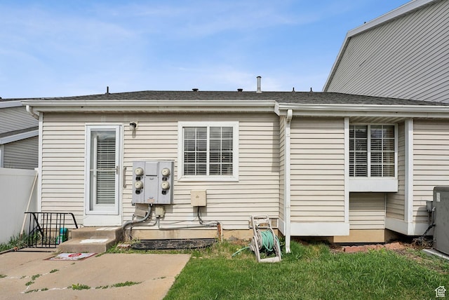 499 N 200 W Unit 8, Bountiful, UT 84010 - back of house featuring roof with shingles and fence