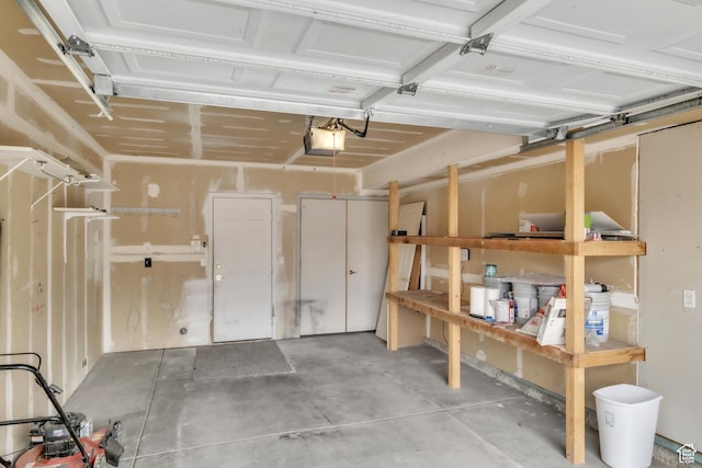 565 N Lynnbrook Dr, Spanish Fork, UT 84660 - garage with a garage door opener